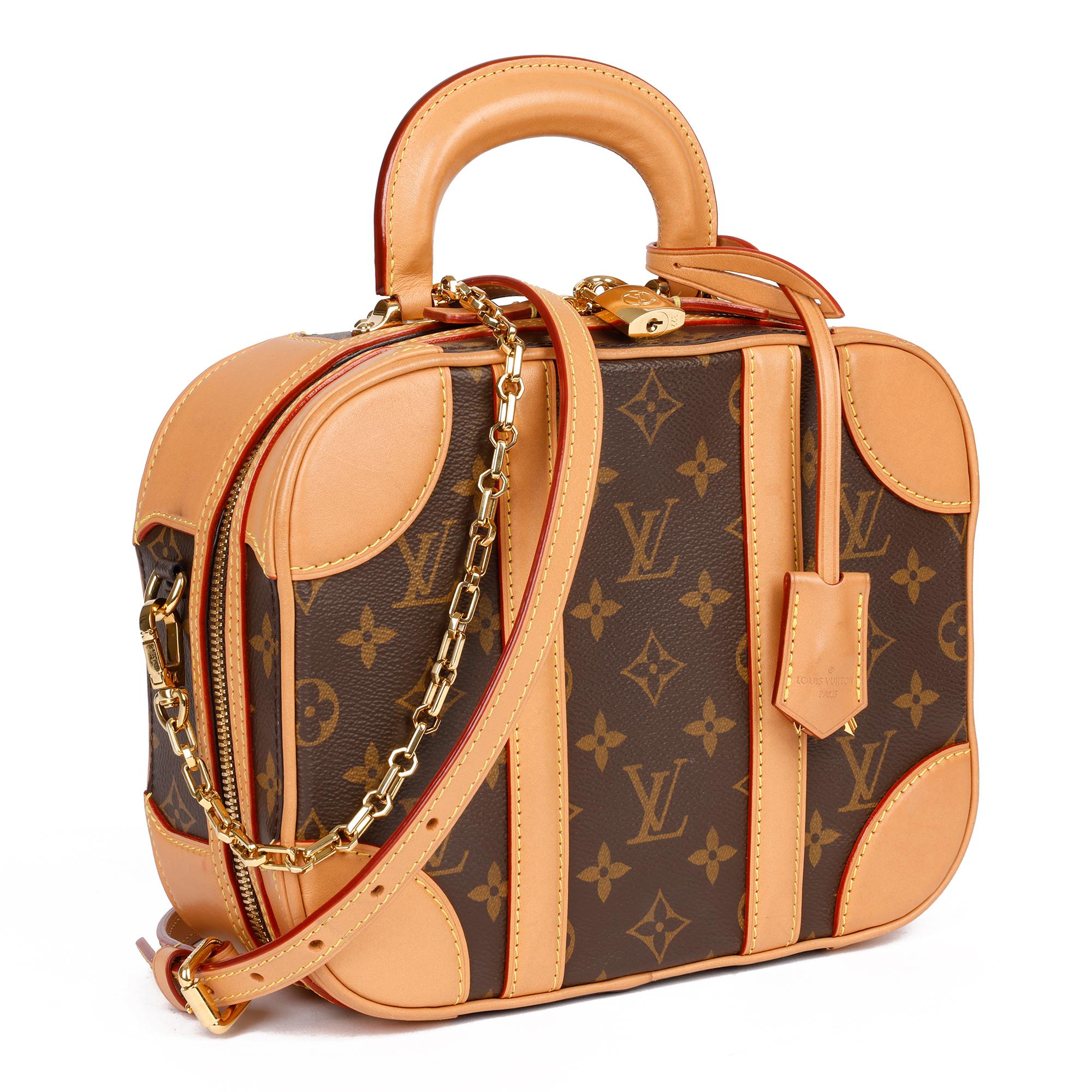 Louis Vuitton: PM in tela rivestita di Monogram marrone e pelle Vachetta

Dettagli del prodotto
Xupes Ref: CB293
Marchio: Louis Vuitton
Modello: Valisette PM
Tipo: Manico superiore, spalla, tracolla
Numero di serie: FL0199
Età: 2019
Accompagnato da: