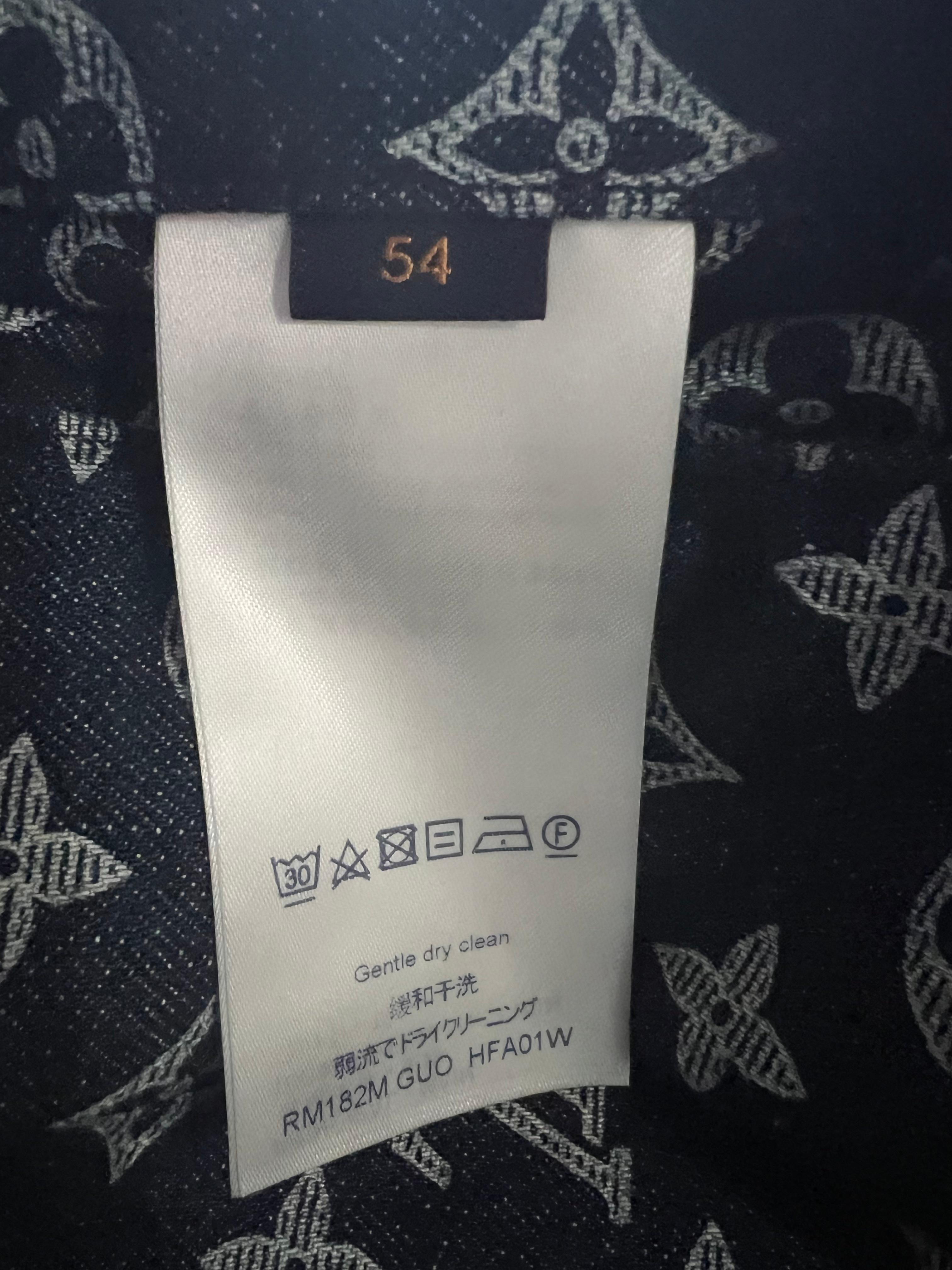 2019 Louis Vuitton men's Monogram Denim Jacket by Virgil Abloh For Sale 4