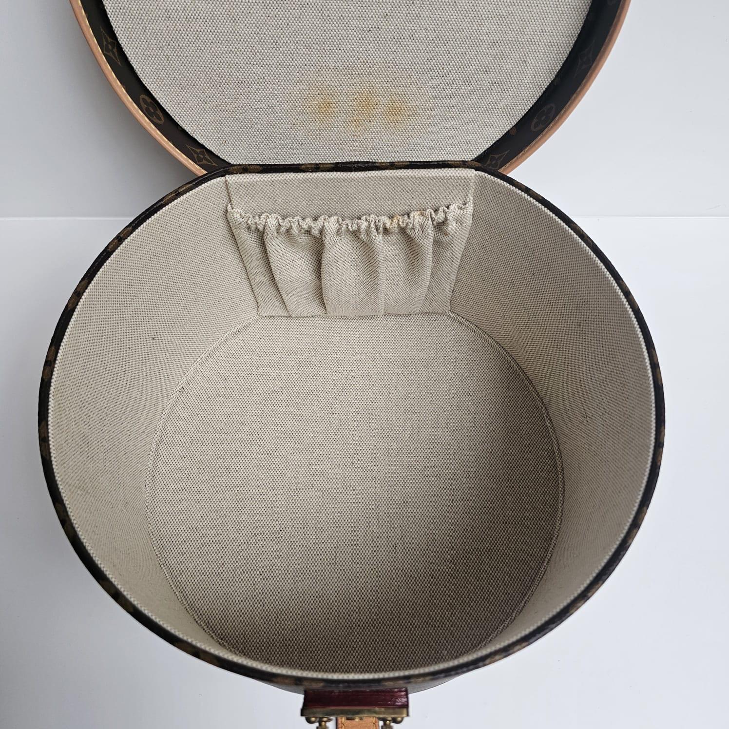 2019 Louis Vuitton Monogram Boite Chapeau 30 Holz-Reisekoffer mit Monogramm im Angebot 8