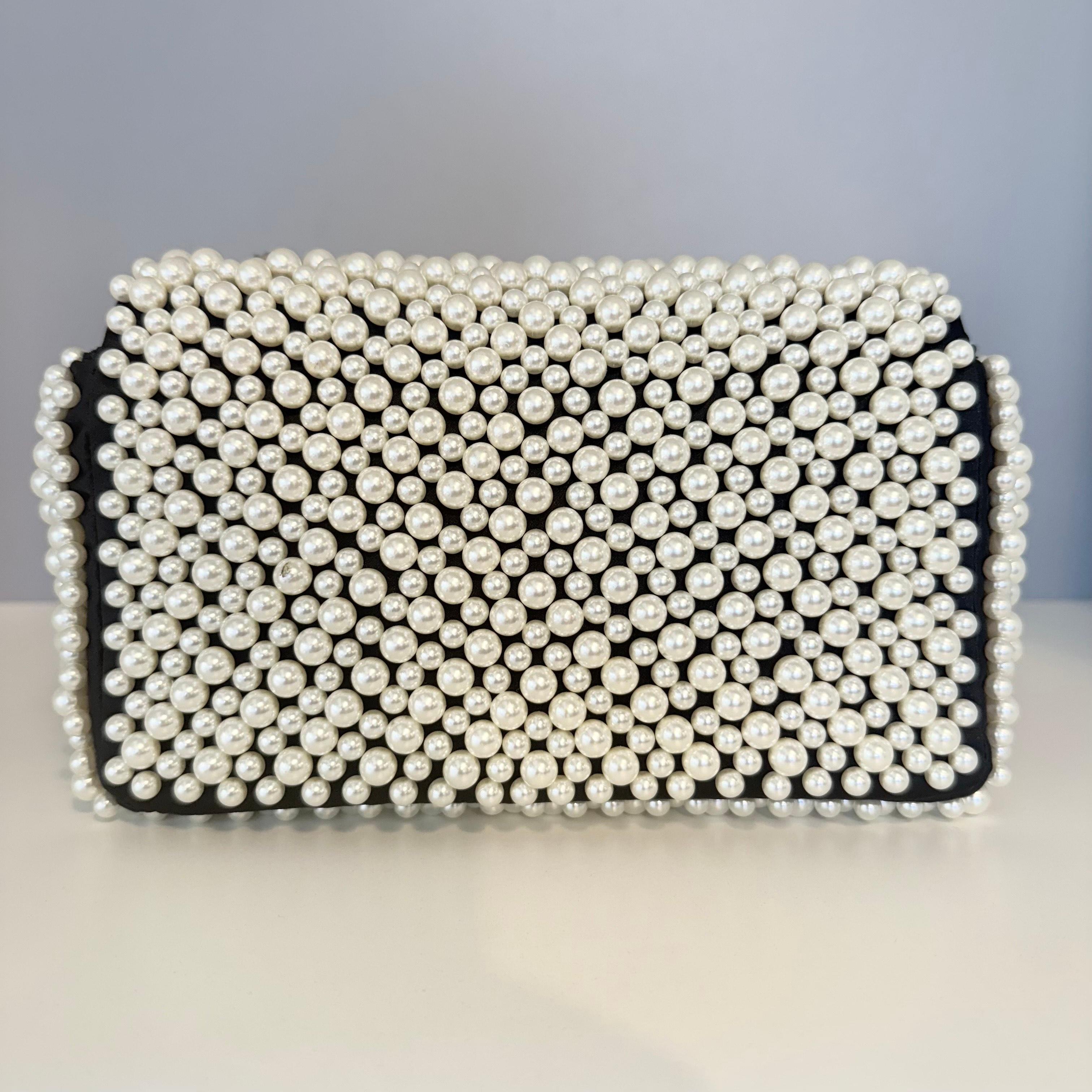 2019 Rara borsa limitata Chanel by Karl Lagerfeld for Chanel con perle In condizioni ottime in vendita a Gazzaniga (BG), IT