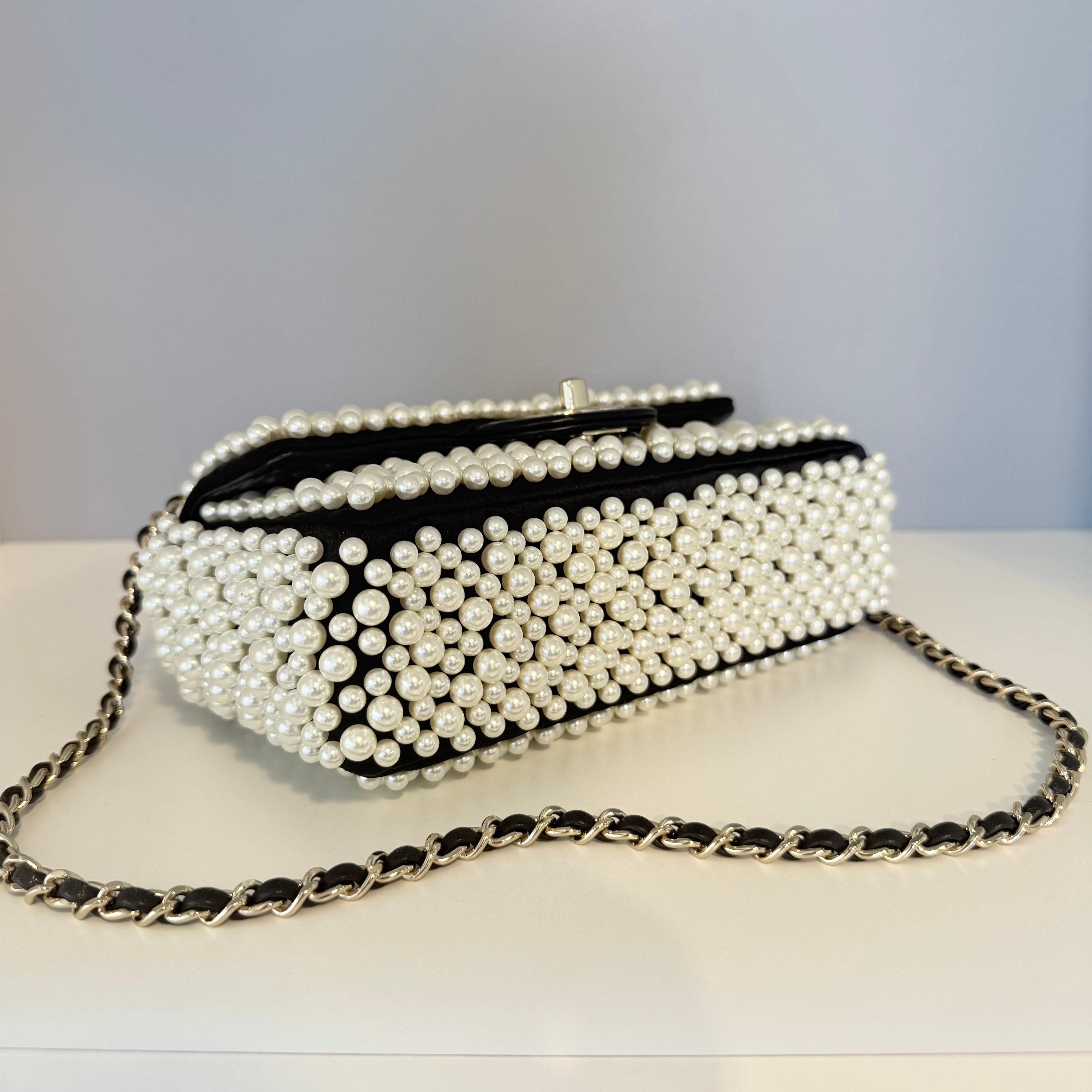 Donna 2019 Rara borsa limitata Chanel by Karl Lagerfeld for Chanel con perle in vendita