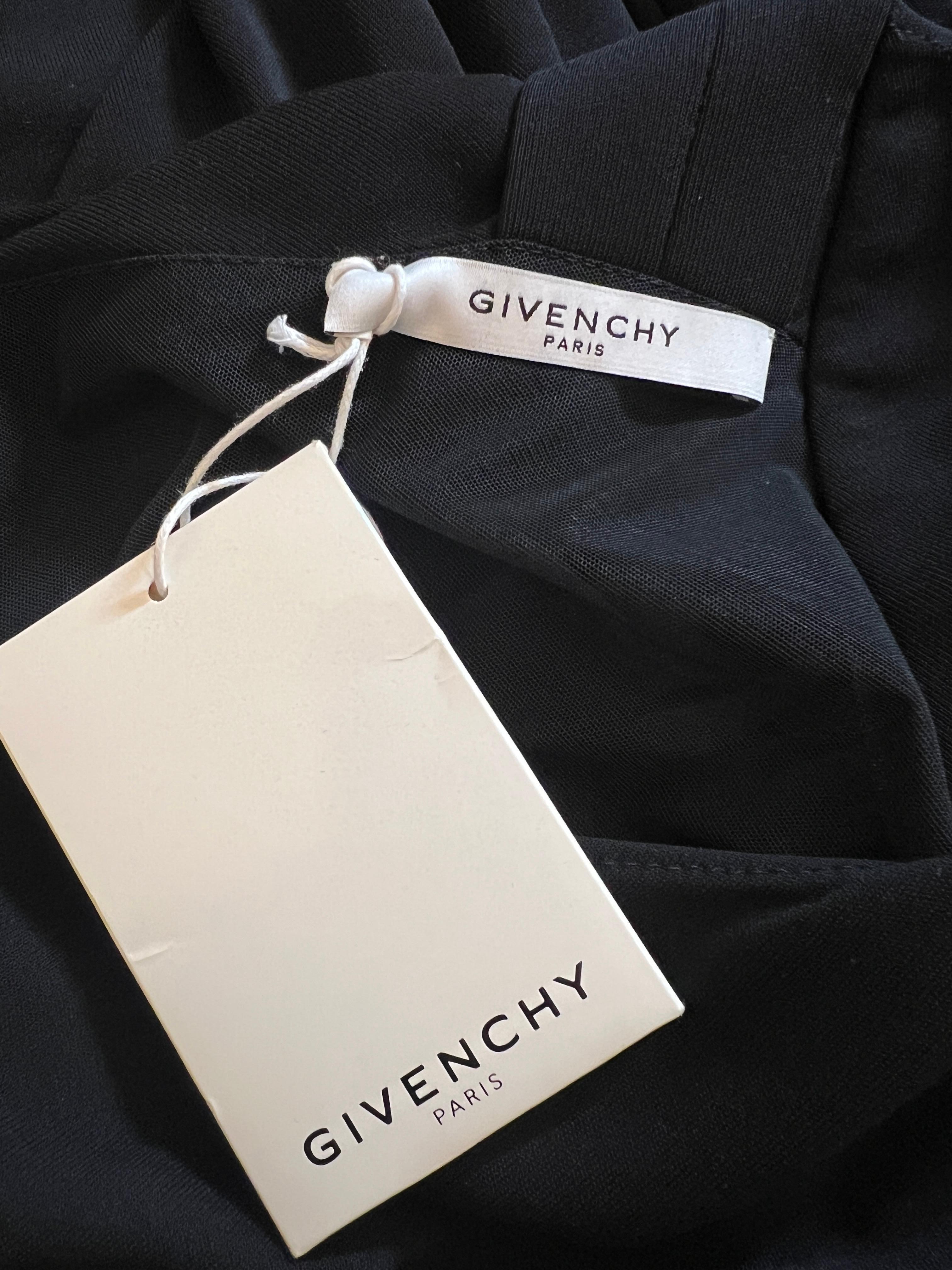 2019 Pasarela Documentada Givenchy Vestido de seda negro de una manga en venta 2