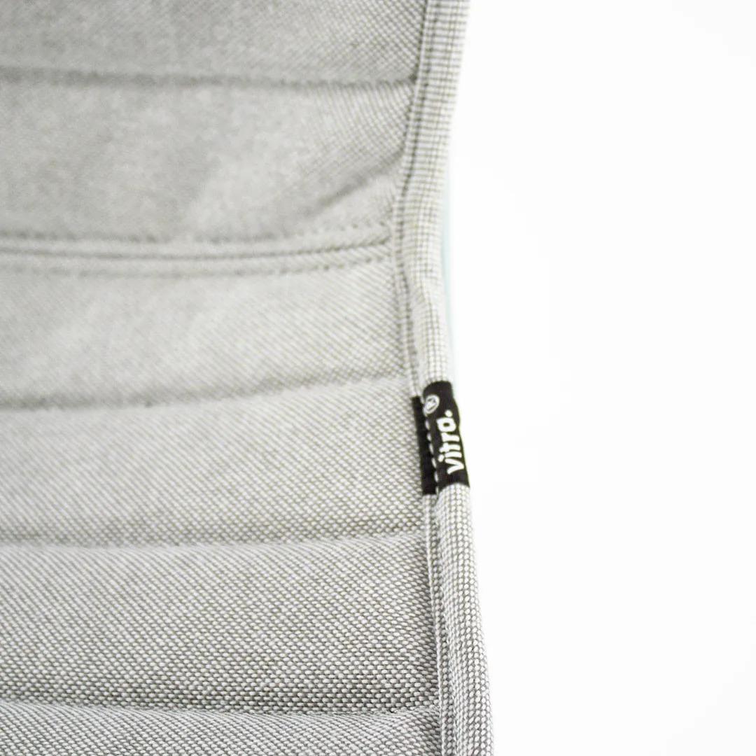 2019 Set of 8 Jasper Morrison for Vitra HAL Gray Chair Pad Fabric - Covers Only (Jeu de 8 coussins de chaise en tissu gris Jasper Morrison pour Vitra HAL) - Covers Only (Couvertures seulement) Bon état - En vente à Philadelphia, PA