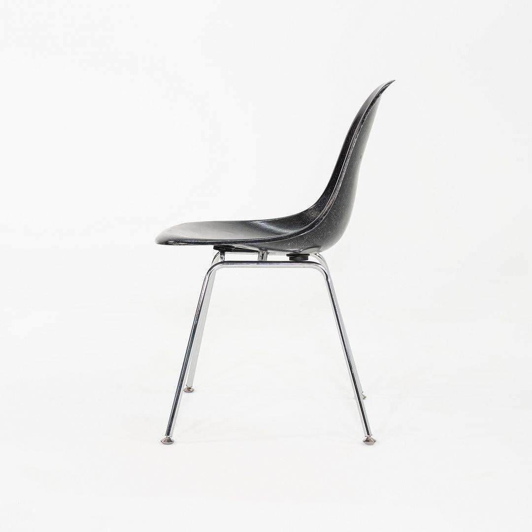 Moderne 2019 Ensemble de six chaises d'appoint Eames Modernica en fibre de verre, noir en vente