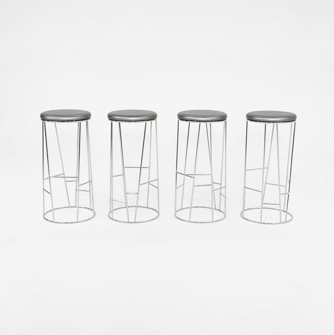 Il s'agit d'un tabouret de bar 'Forest', initialement conçu par Arik Levy pour Bernhardt Design en 2011. Ces exemples datent de 2019. Le prix indiqué comprend un tabouret de bar, et nous avons treize tabourets disponibles à l'achat dans ce coloris.