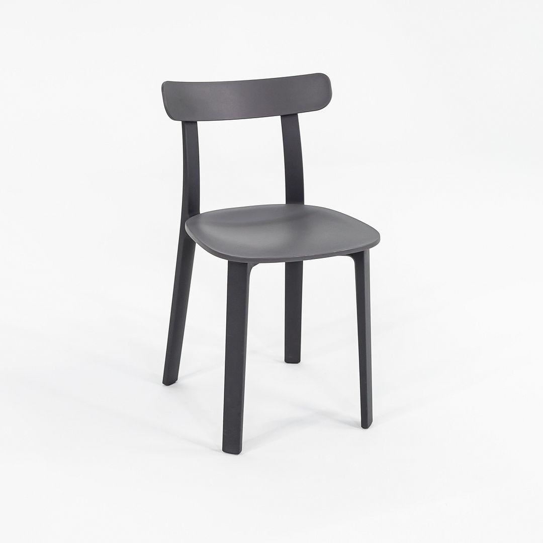 Vitra Esszimmerstühle aus Kunststoff von Jasper Morrison in Graphitgrau, 2019 (Italienisch) im Angebot