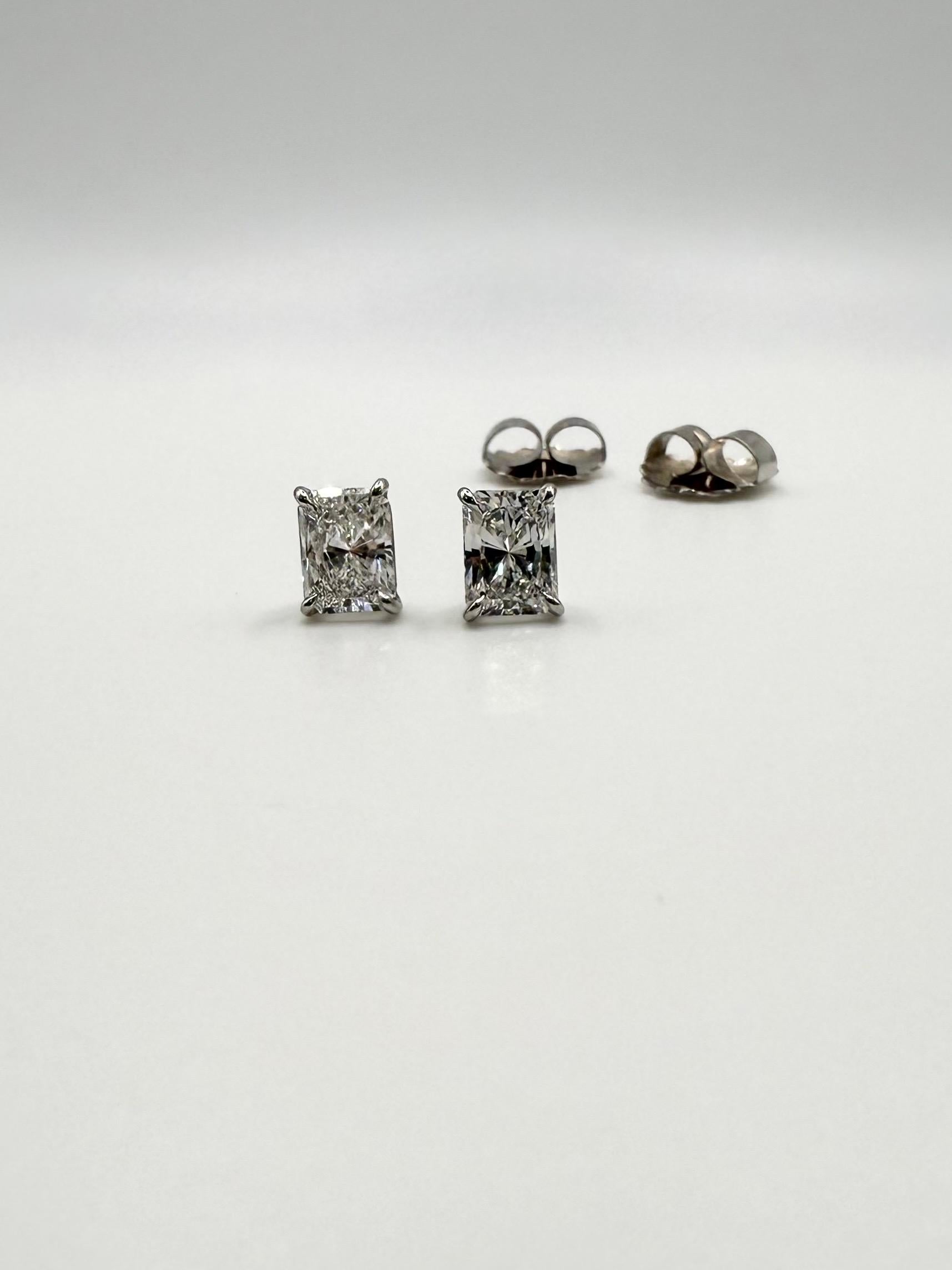 da uomo o donna Borchie con diamante certificato GIA da 2,01 carati, rettangolari, di purezza VS, in platino in vendita