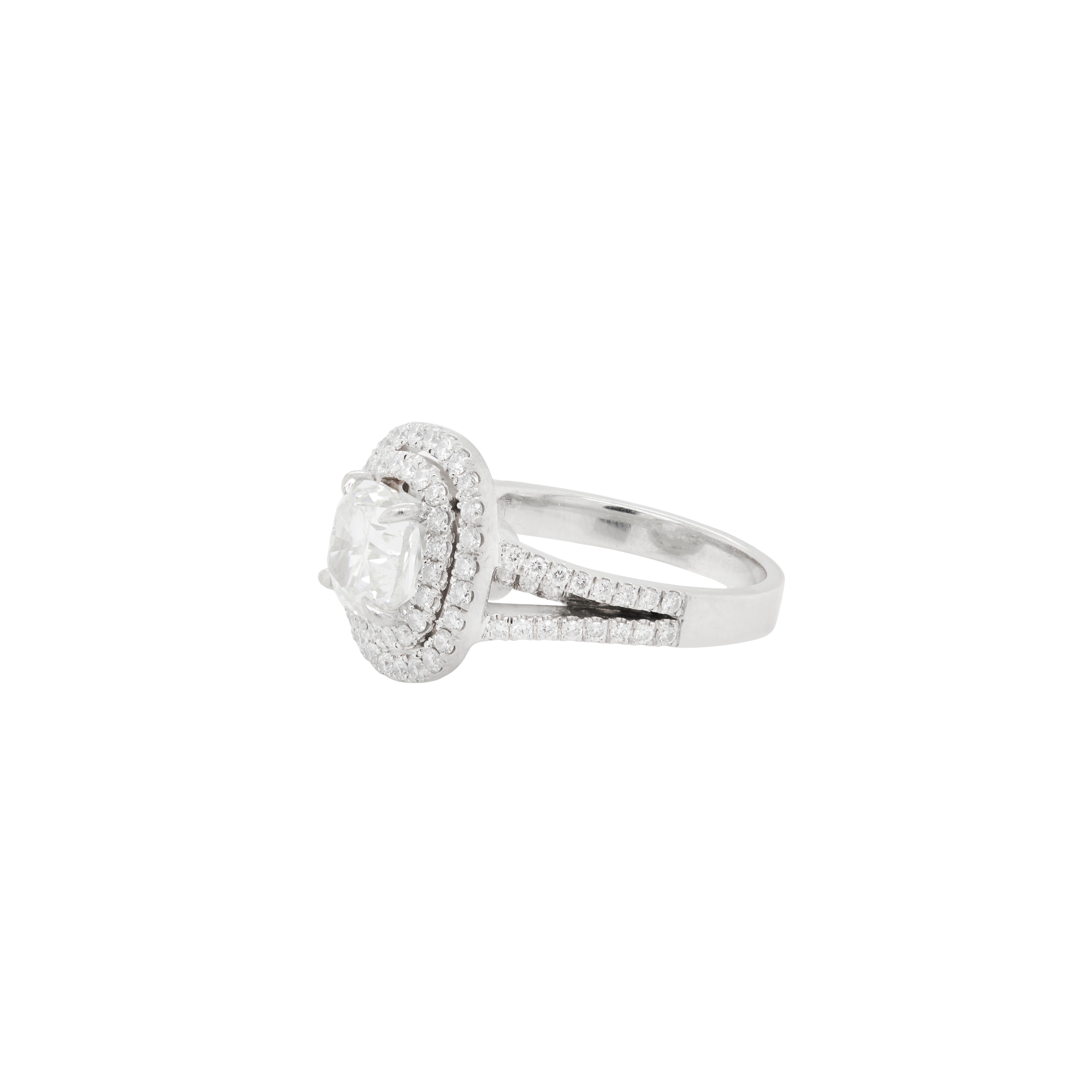 2.01ct H VS2 Cusion Cut Diamant und Platin Double Halo Cluster Verlobungsring (Moderne) im Angebot