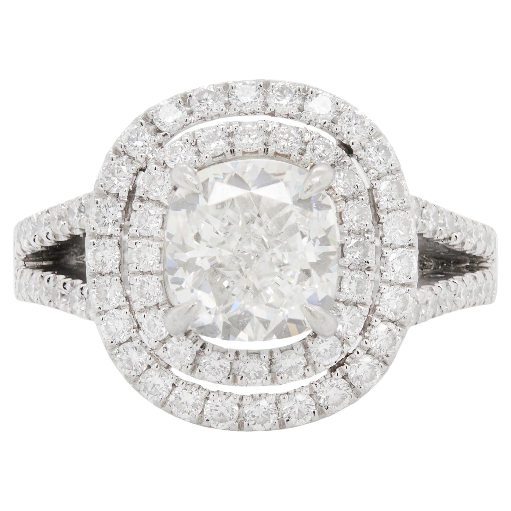 2.01ct H VS2 Cusion Cut Diamant und Platin Double Halo Cluster Verlobungsring im Angebot
