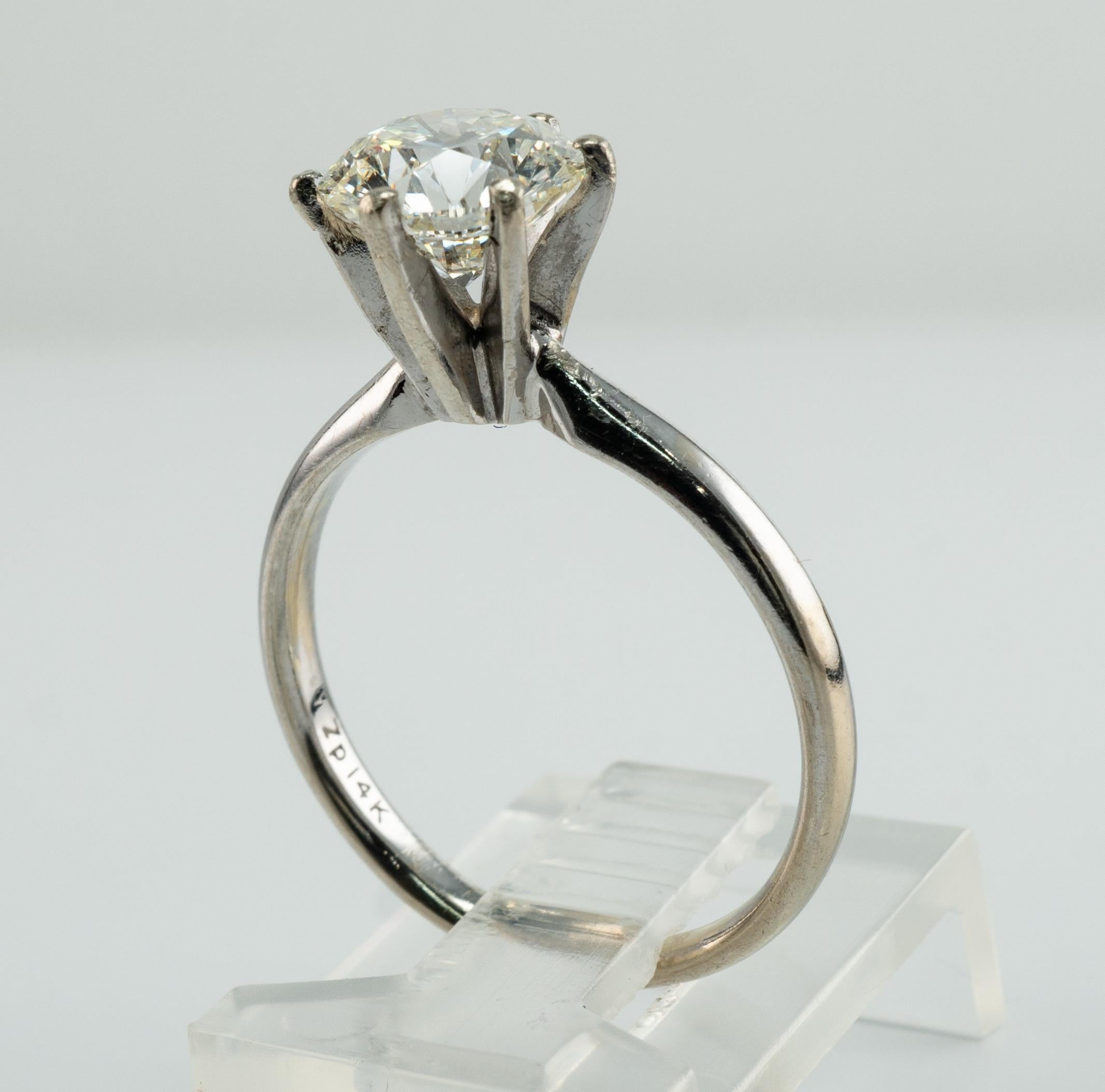 Bague en diamant rond naturel de 2,01ct VVS1 - IJ en or blanc 14K Lab Created en vente 7
