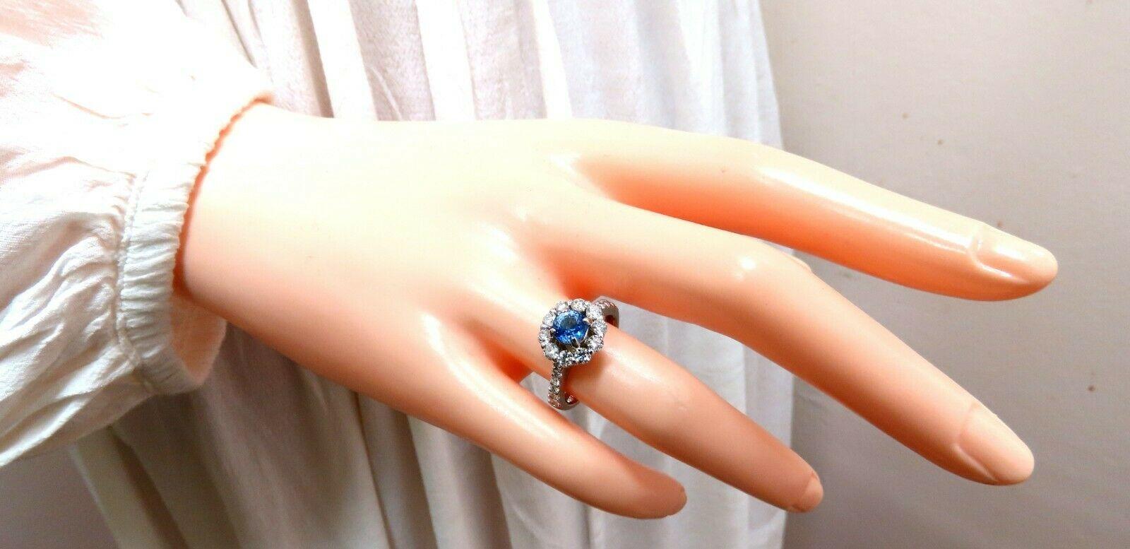 2.01 Carat Natural Sapphire Diamond Cluster Ring 14 Karat In New Condition For Sale In New York, NY