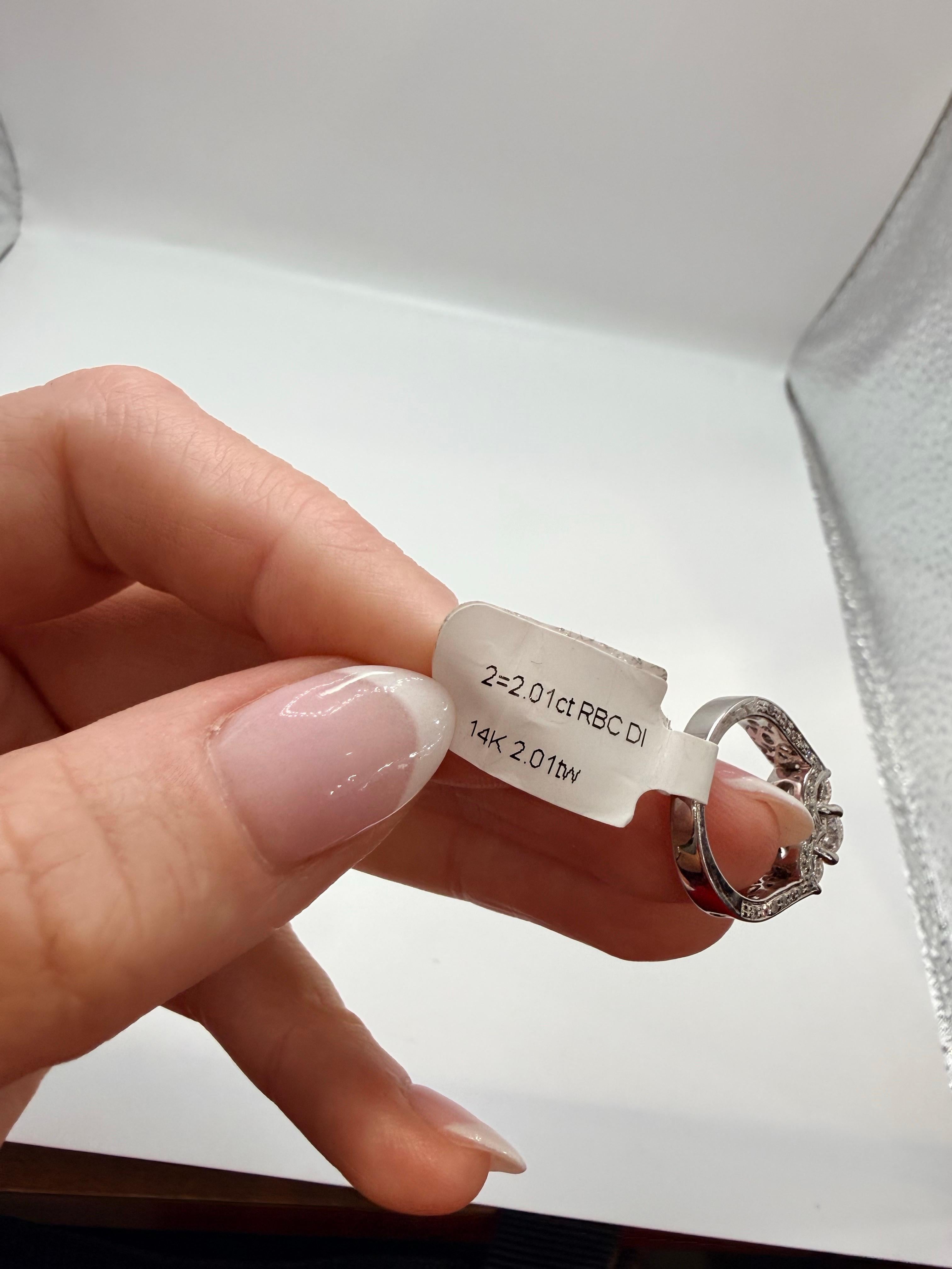 2.01ct Bague de fiançailles à trois pierres en or 14KT en vente 1