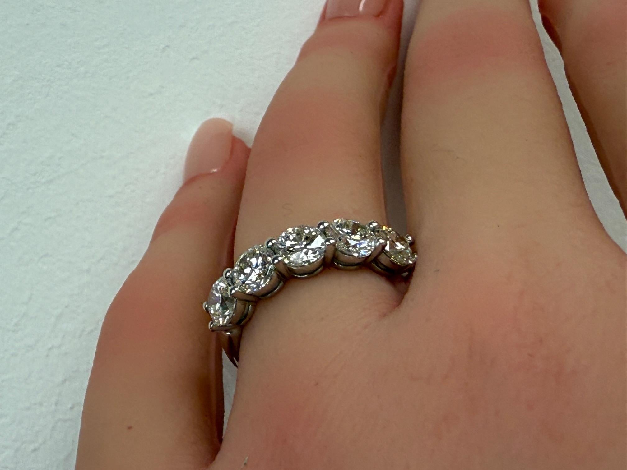 2.01CTW Cinq diamants ronds brillants certifiés GIA en platine en vente 5