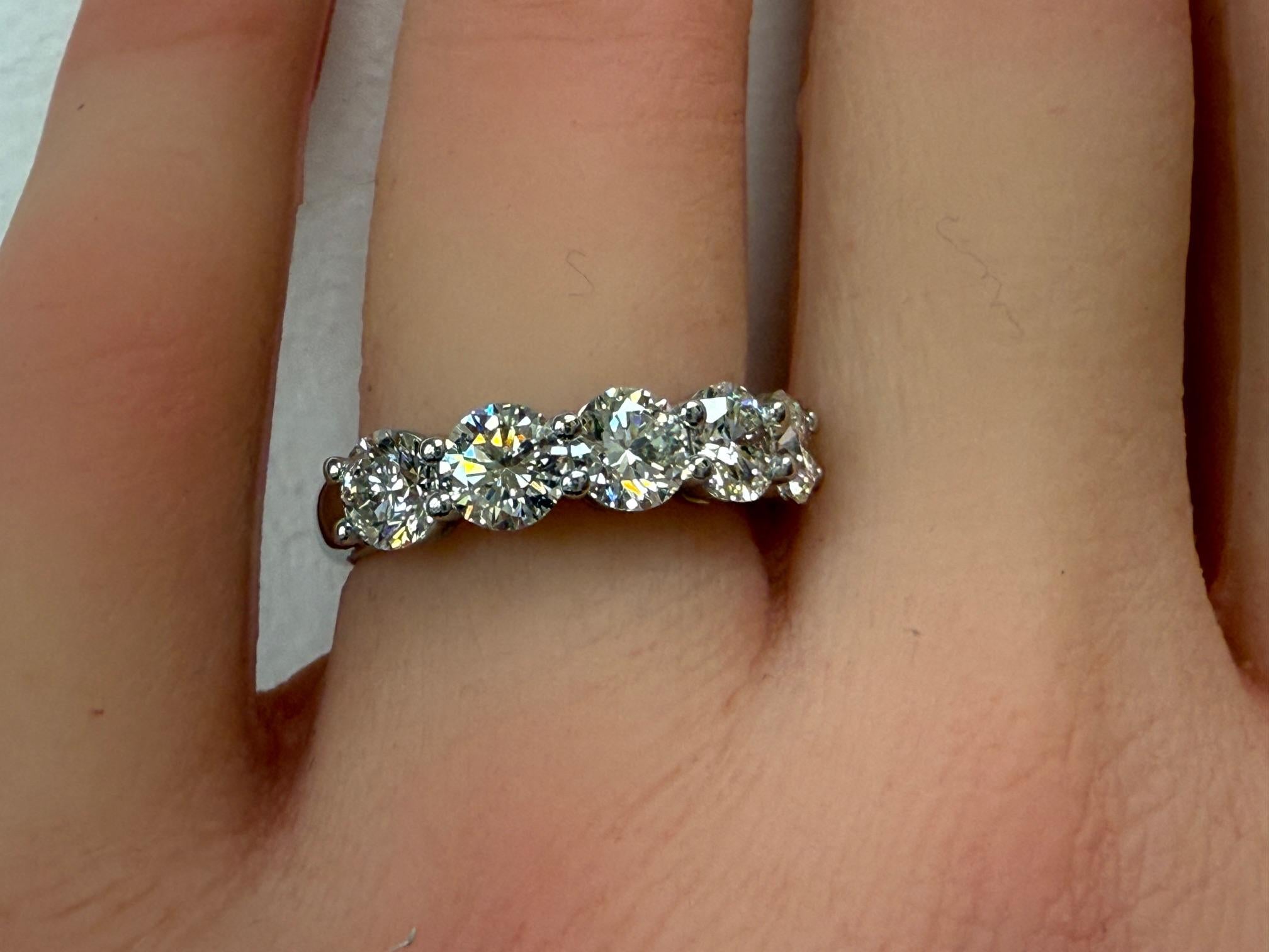 2.01CTW Cinq diamants ronds brillants certifiés GIA en platine en vente 4