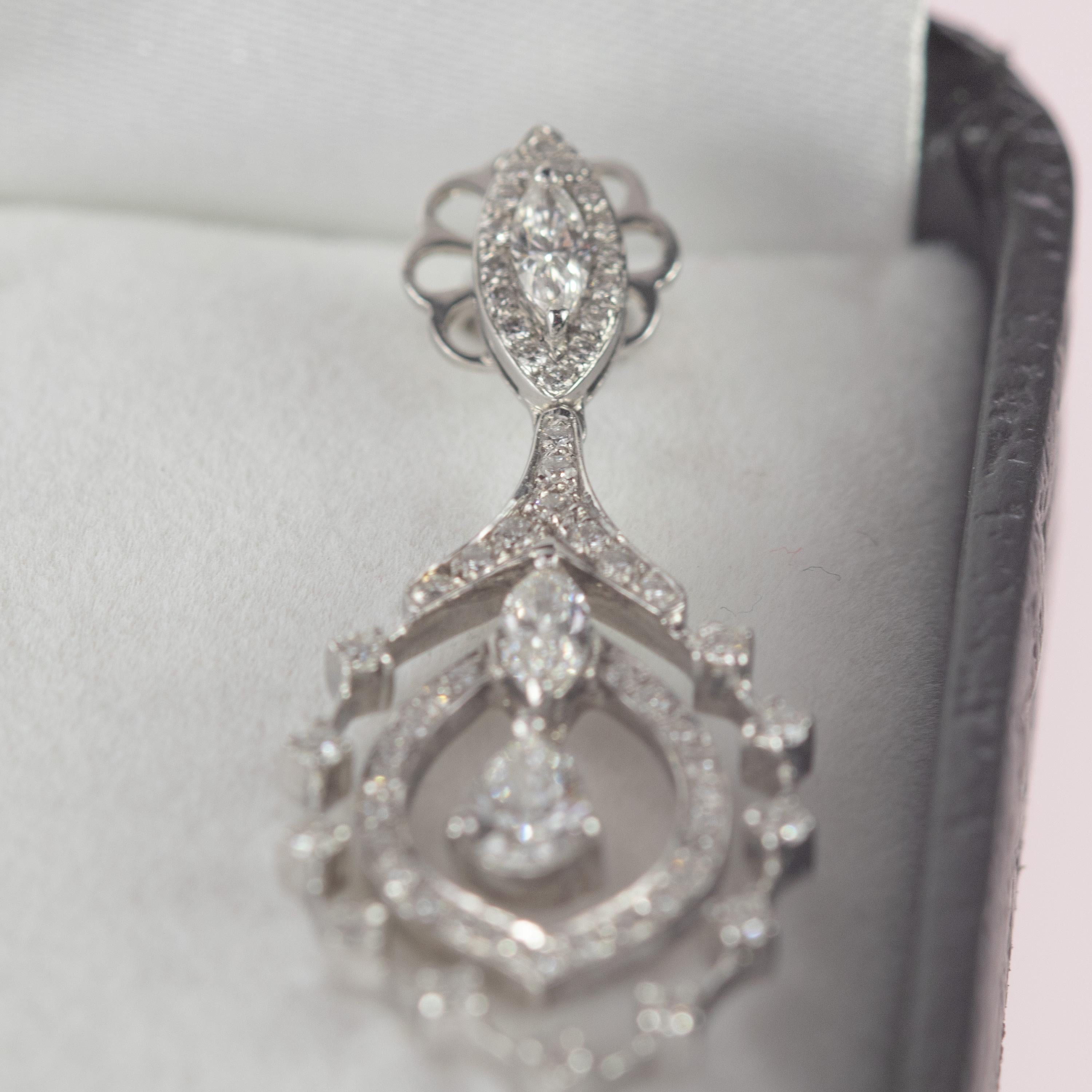 2.02 Carat Diamond  Brilliant 18 Karat White Gold Victorian Bridal Drop Earrings In New Condition For Sale In Milano, IT
