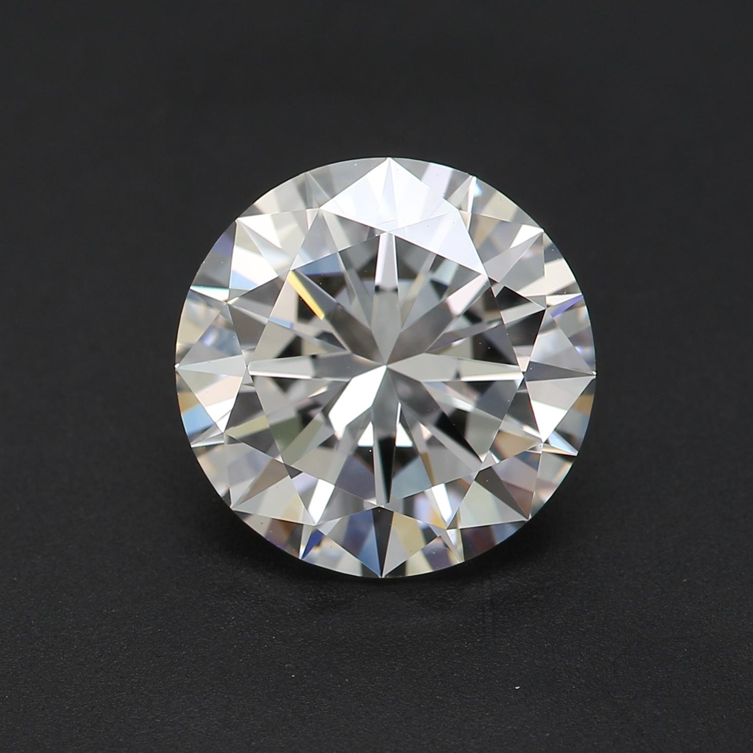 2.02 Carat Round Cut Diamond VVS1 Clarity GIA Certified For Sale 2