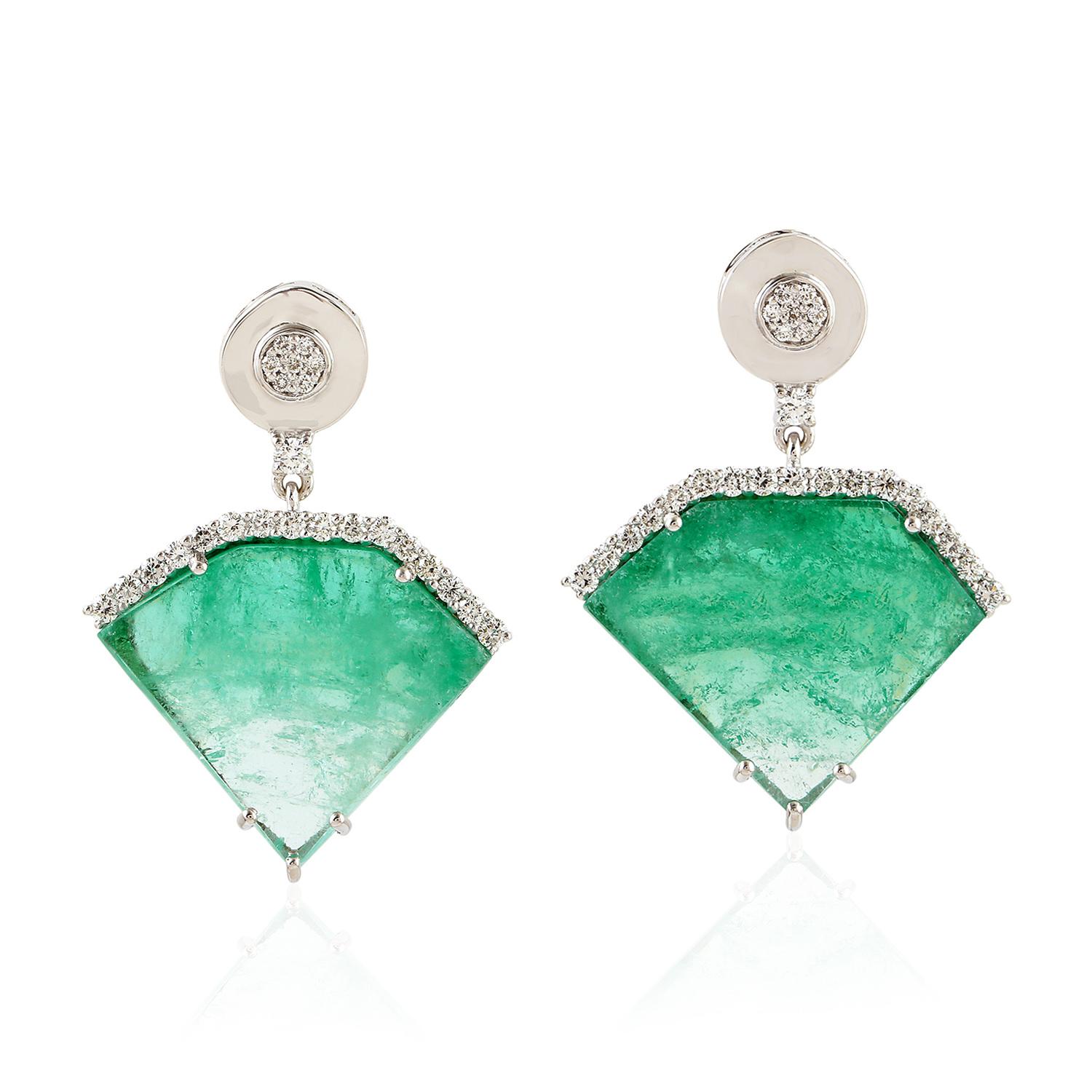 Contemporary 20.2 Carat Emerald Diamond 18 Karat White Gold Earrings For Sale