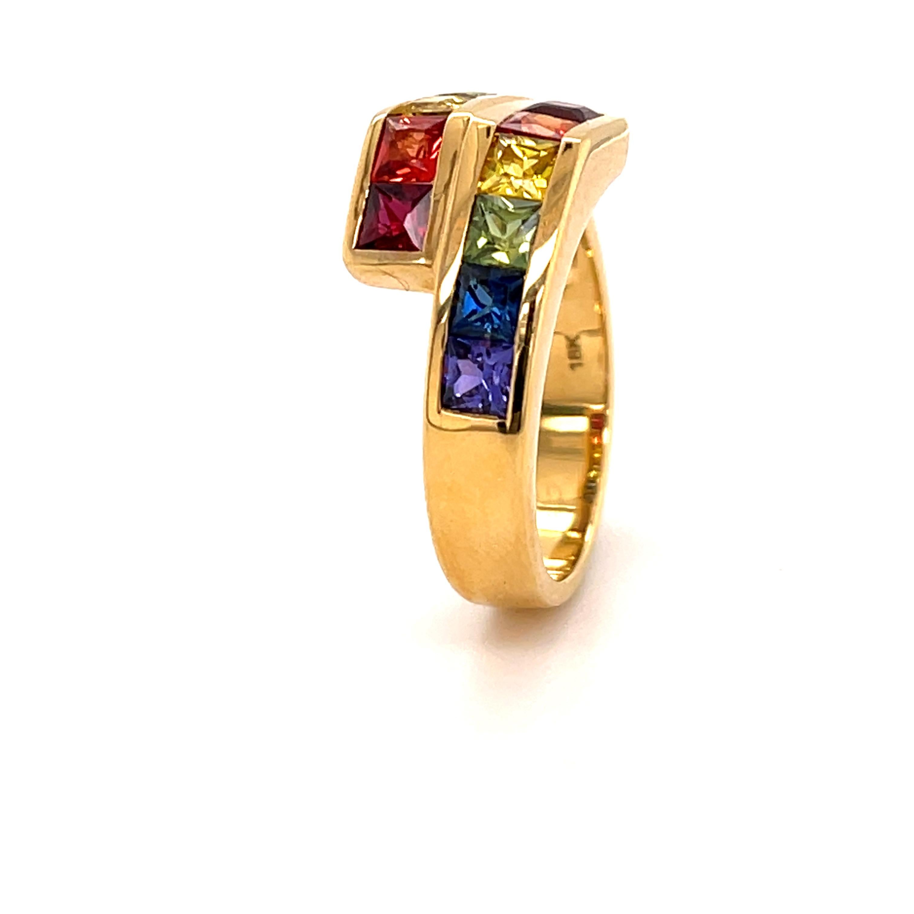 Contemporary 2.02 Carats Multi-Color Sapphire Ring in 18 Karat Gold For Sale