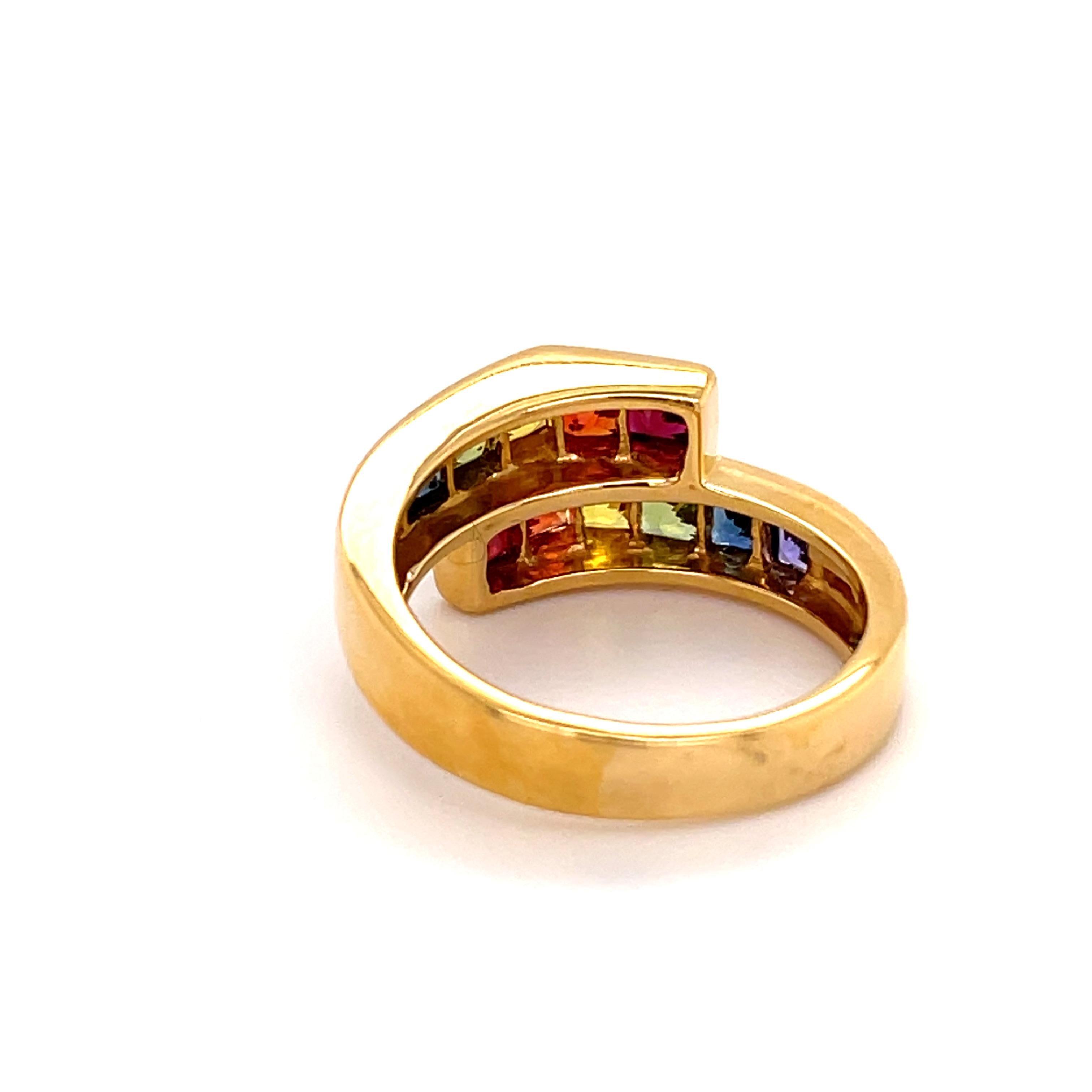 2.02 Carats Multi-Color Sapphire Ring in 18 Karat Gold In New Condition For Sale In Tucson, AZ