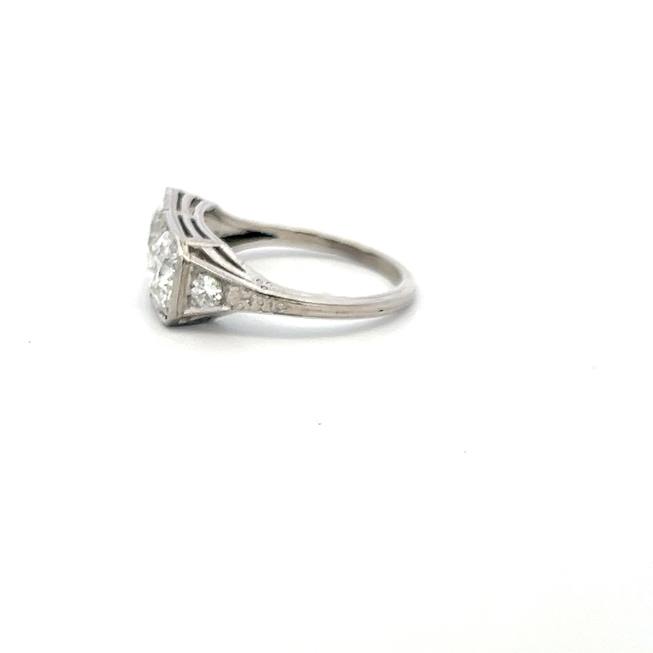 2,02 carati di diamante vecchio taglio europeo H-J SI2-I1 Anello a due pietre in platino In condizioni buone in vendita a New York, NY