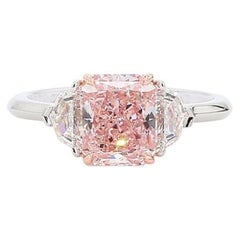 2.02 Carat Radiant Diamond Ring Fancy pink  Gold Rare Fancy-Color Diamond Ring