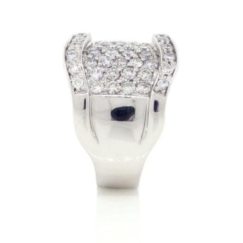Women's 2.02 Carat Round Brilliant Cut Diamond Ring in 14k White Gold For Sale