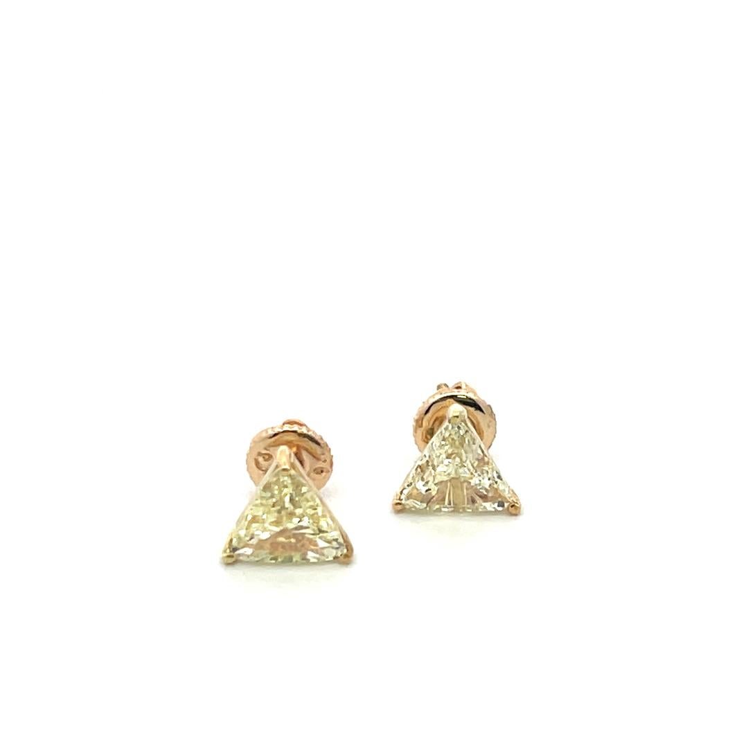 2,02 Karat Dreieckige Form O-U I1-SI1 Diamant Ohrstecker aus 14K Gelbgold im Angebot 3