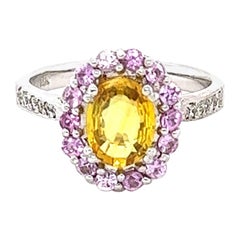 Anello con zaffiro giallo, zaffiro rosa e diamante da 2,02 carati in oro bianco da 14 carati