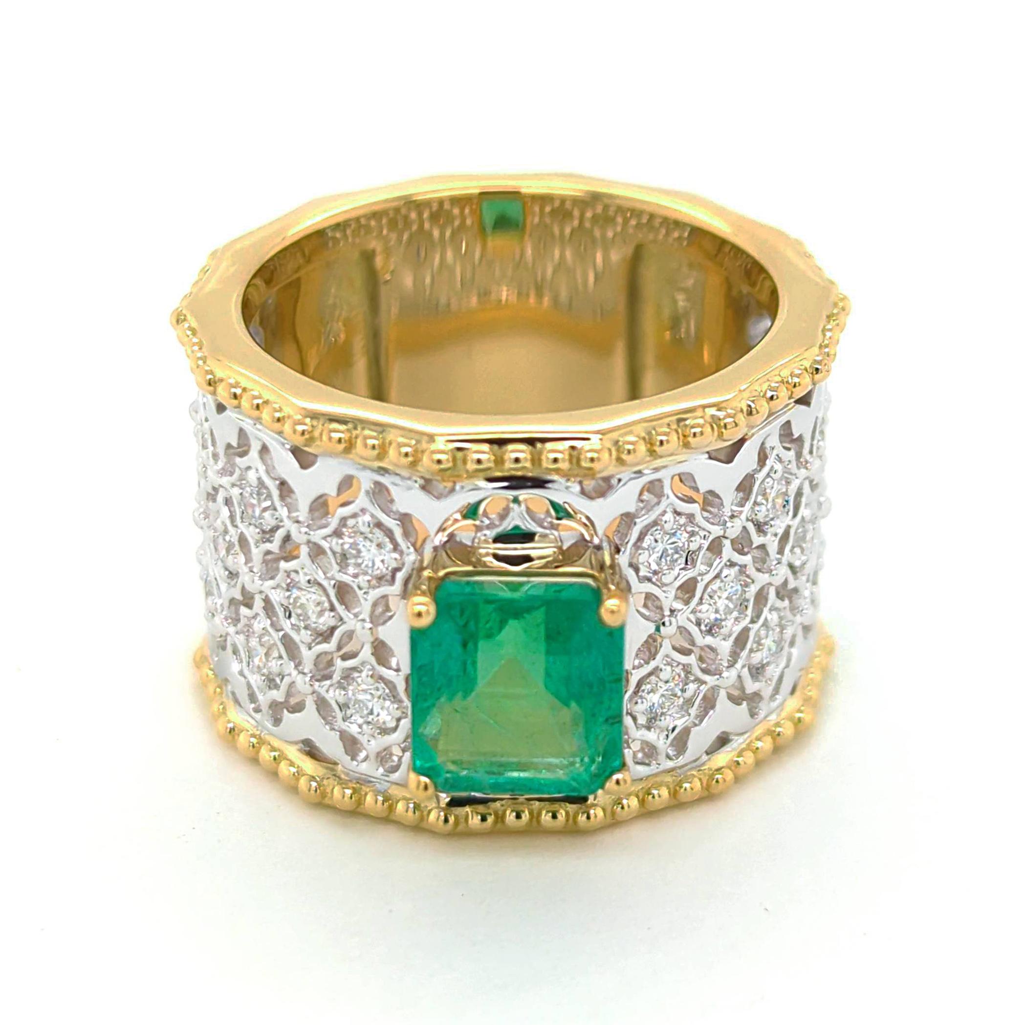 Ring aus Weiß- und Gelbgold mit 2.02 Karat Smaragd und weißem Diamant (Gemischter Schliff) im Angebot