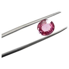 Pierre précieuse naturelle ovale de taille spinelle de Birmanie rose de 2.02 carats, de qualité supérieure  