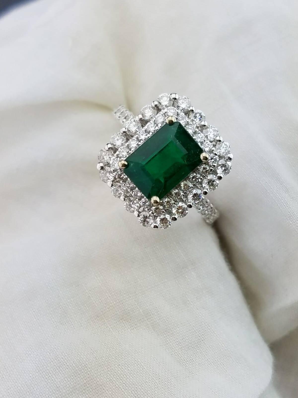 2.02 Emerald and Diamond Cocktail Ring In New Condition For Sale In Bangkok, Thailand