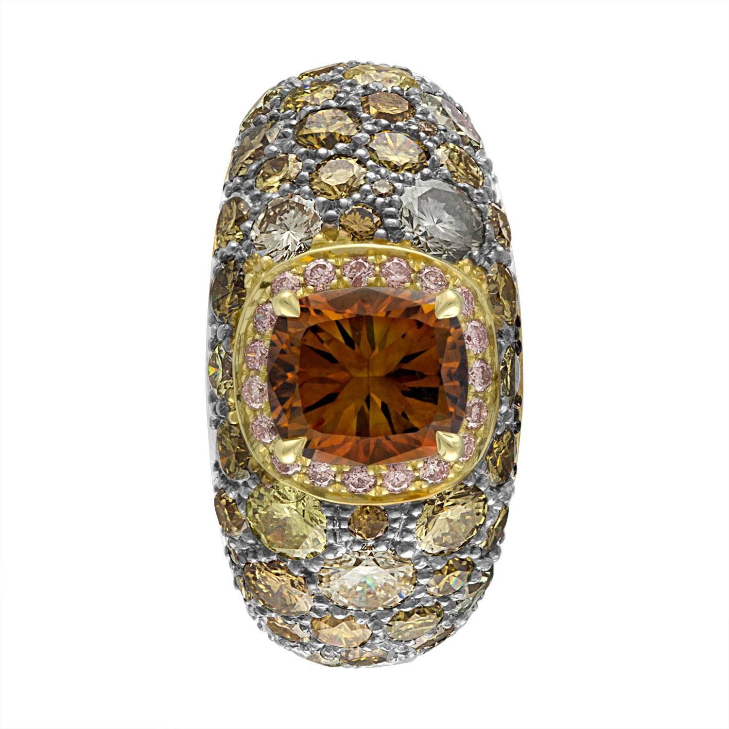 2.02 GIA Certified Cushion Cut Diamond Ring in 18 Karat Yellow Gold In New Condition In New York, NY