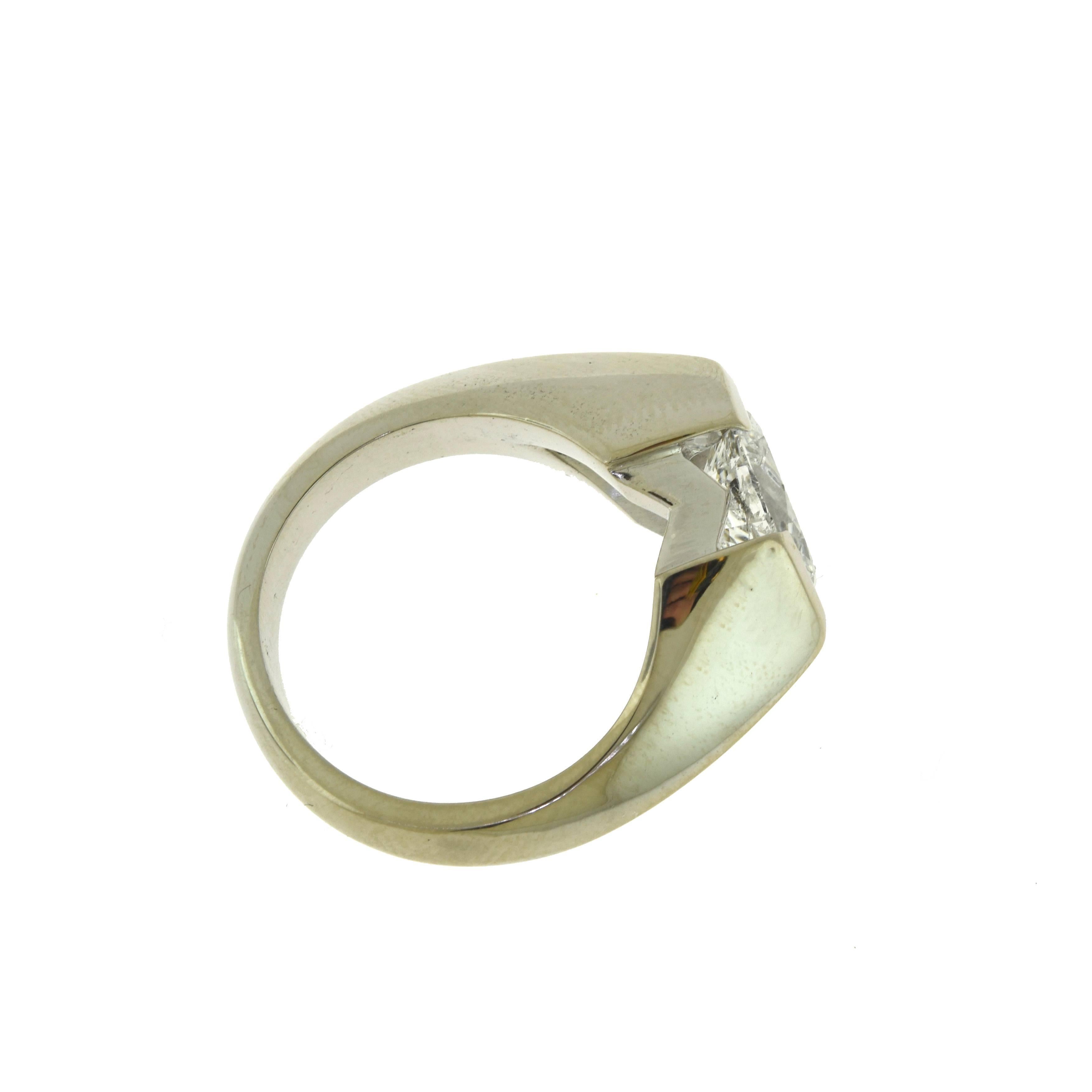 2.02 Total Carat Marquise Diamond Ring in White Gold In Good Condition For Sale In Miami, FL
