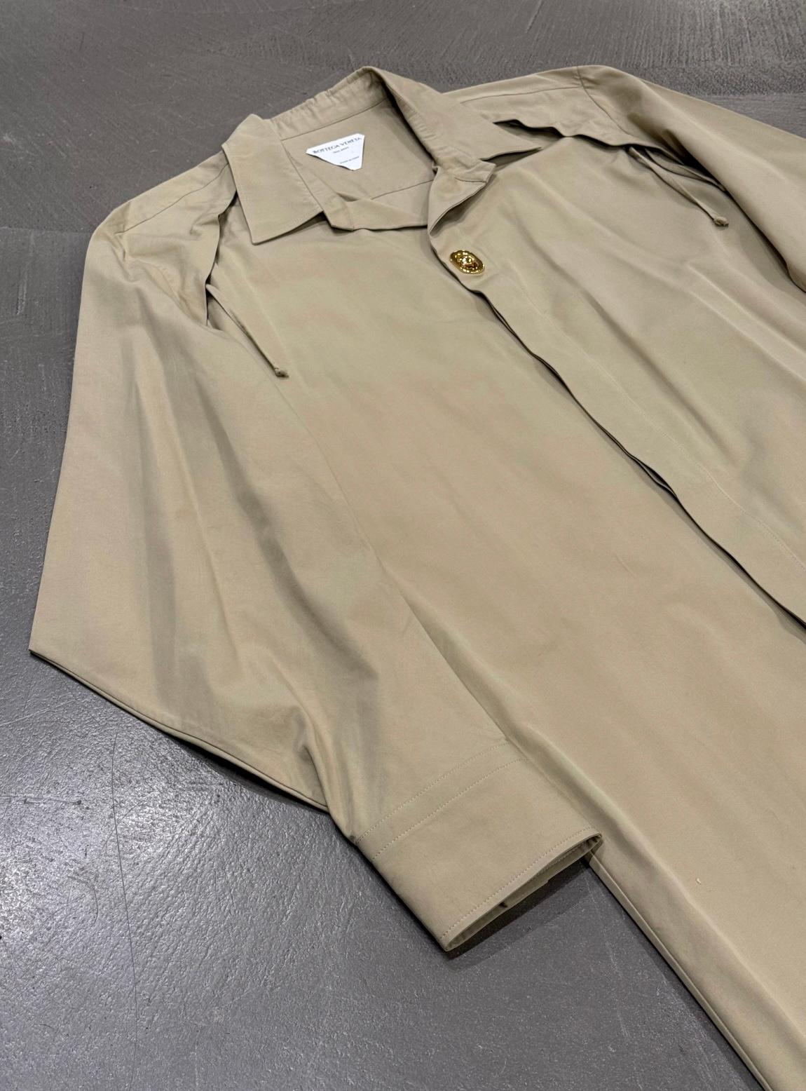 2020 Bottega Veneta Raglanärmel-Batwing-Mantel im Zustand „Hervorragend“ im Angebot in Milano, Lombardia