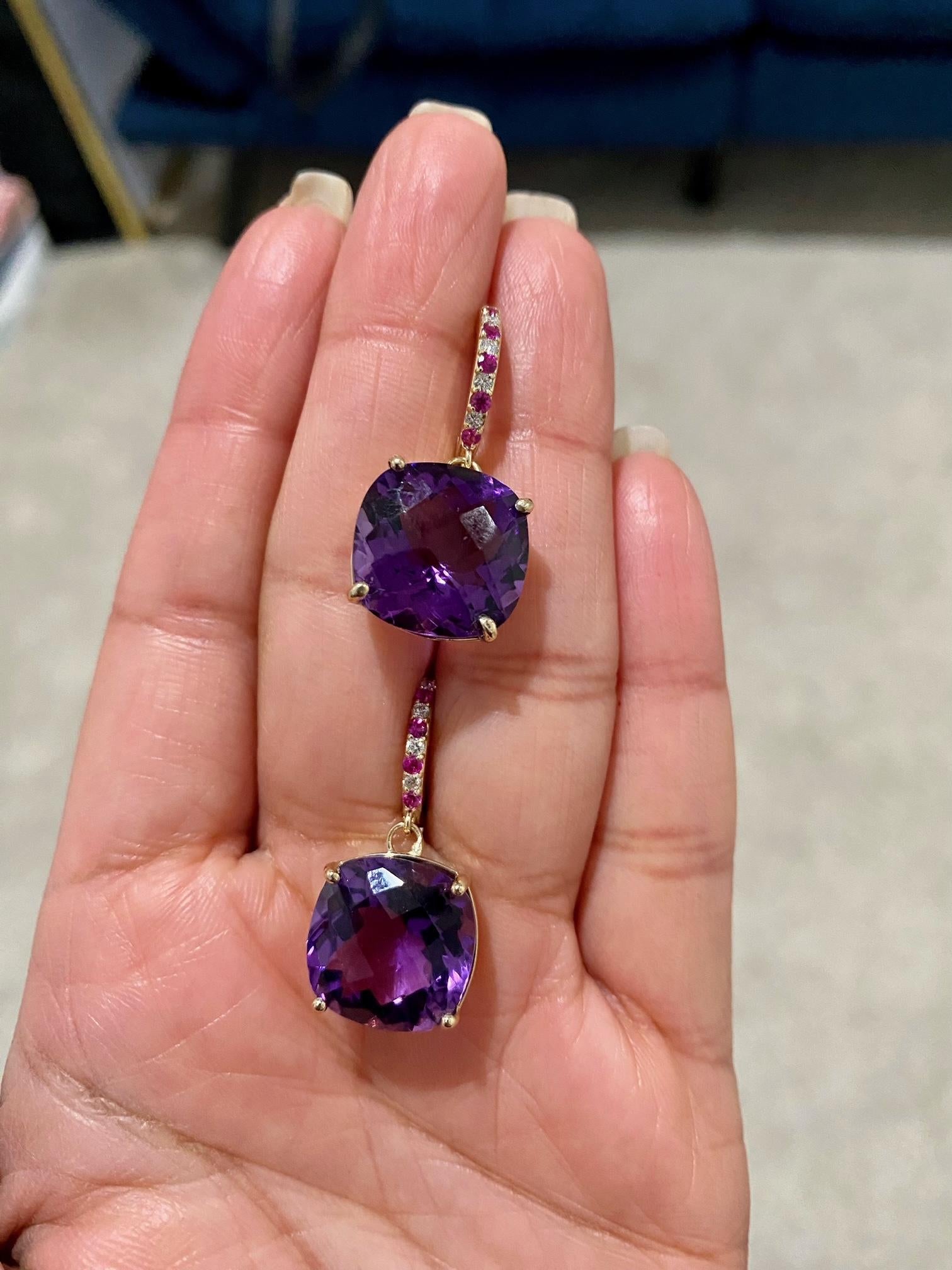 Contemporary 20.20 Carat Amethyst Sapphire and Diamond Yellow Gold Drop Earrings For Sale