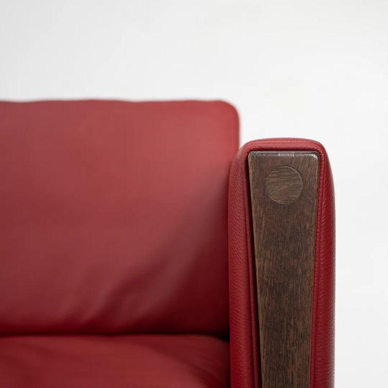 2020 CH163 3-Sitzer-Sofa von Hans Wegner für Carl Hansen aus geräucherter Eiche und Leder im Angebot 1