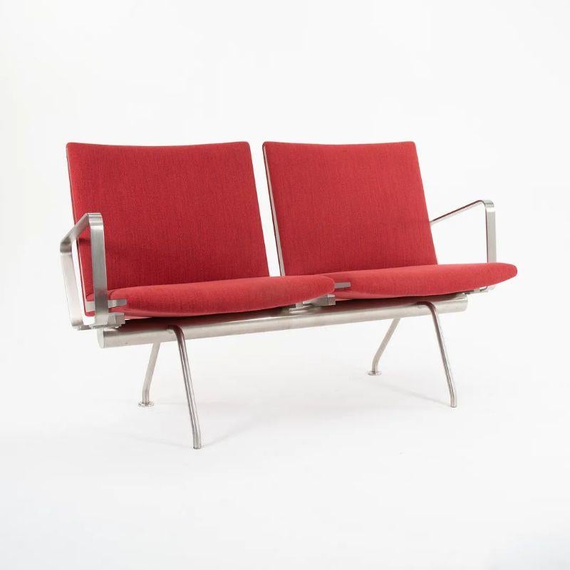 2020 CH402 Kastrup Two Seater Sofa by Hans Wegner for Carl Hansen in Red Fabric In Good Condition For Sale In Philadelphia, PA