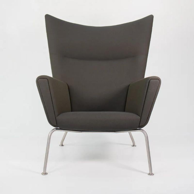 2020 CH445 Wing Lounge Chair by Hans Wegner for Carl Hansen in Brown/Grey Fabric For Sale 5