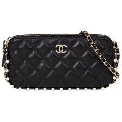 2020 Chanel Portefeuille en cuir d'agneau noir matelassé:: orné de perles:: avec double fermeture éclair