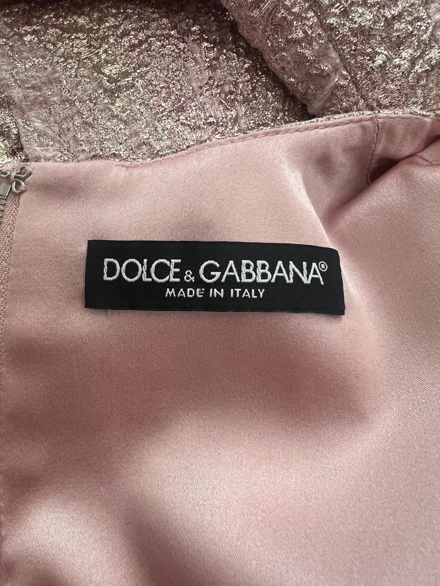 2020 Dolce & Gabbana - Mini robe fourreau en jacquard métallique rose en vente 2
