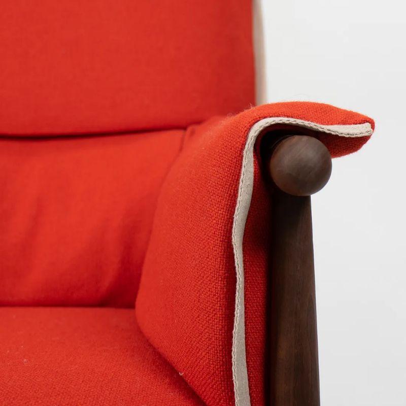 2020 EO15 Embrace Lounge Chair by EOOS for Carl Hansen in Walnut w/ Red Fabric Bon état - En vente à Philadelphia, PA