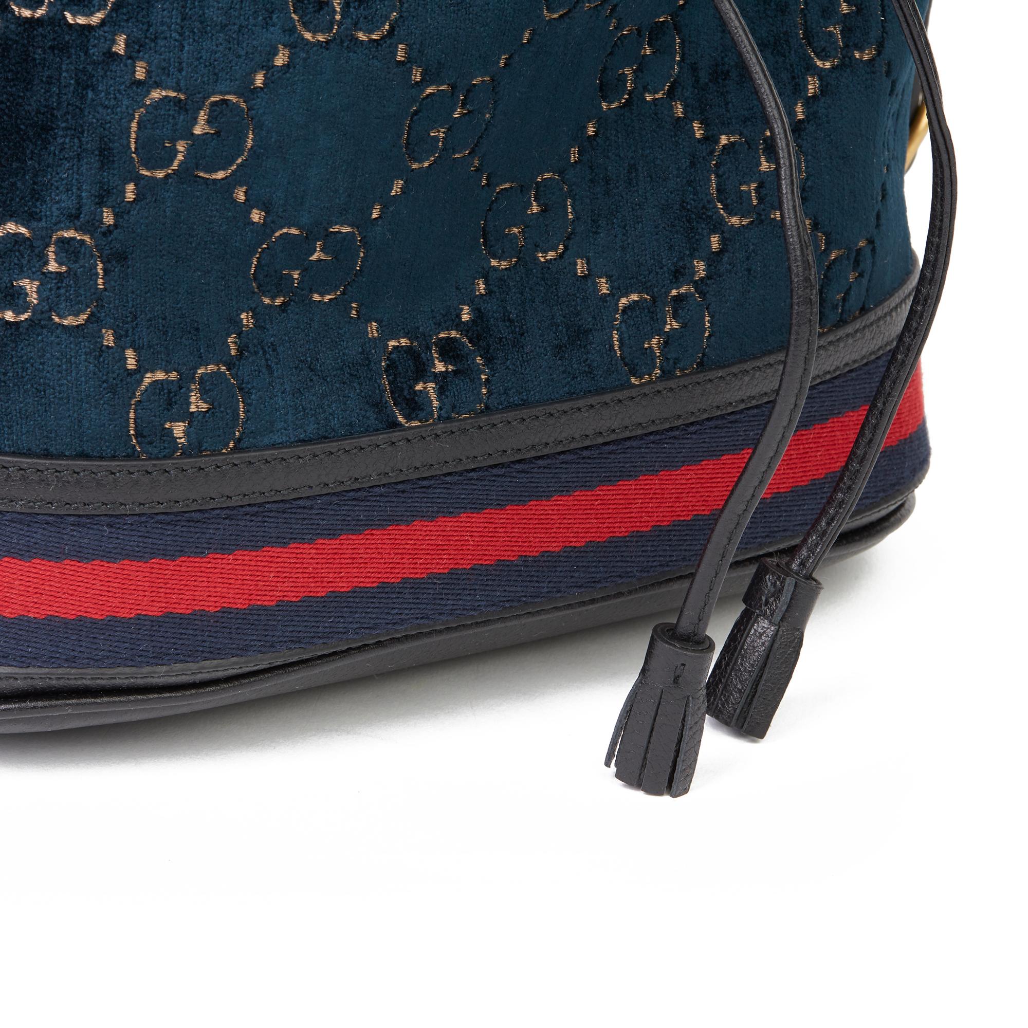 2020 Gucci Dark Blue GG Velvet & Black Pigskin Leather Web Bucket Bag In New Condition In Bishop's Stortford, Hertfordshire