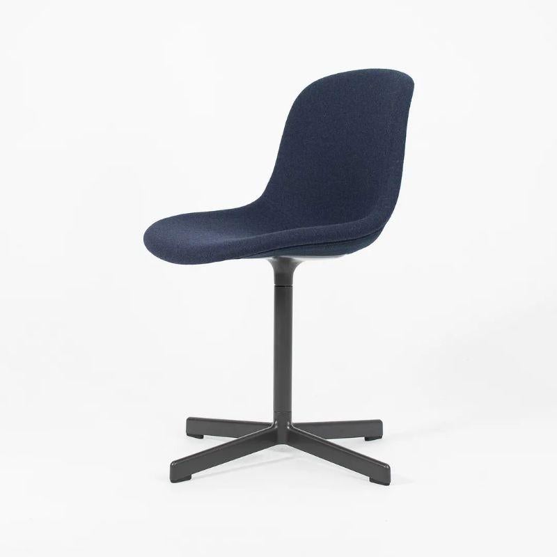 Danois Hay Neu 10 chaises de salle à manger/d'appoint en laine bleue de Sebastian Wrong, 2020 en vente