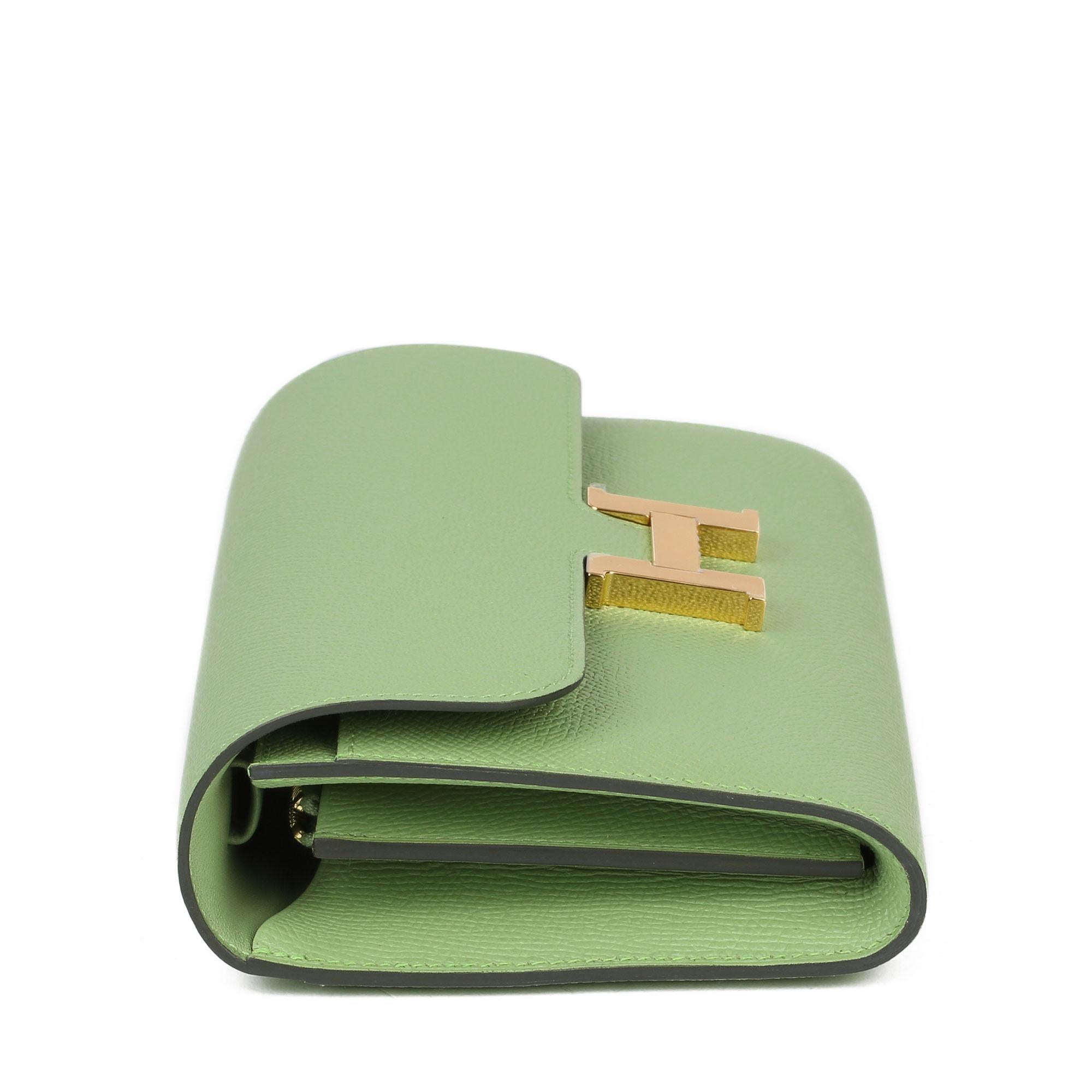 HERMÈS
Vert Criquet Epsom Leather Constance To Go Long Wallet

Xupes Reference: CB265
Serial Number: Y
Age (Circa): 2020
Accompanied By: Hermès Box, Photocopy of invoice, Shoulder Strap
Authenticity Details: Date Stamp (Made in France)
Gender: