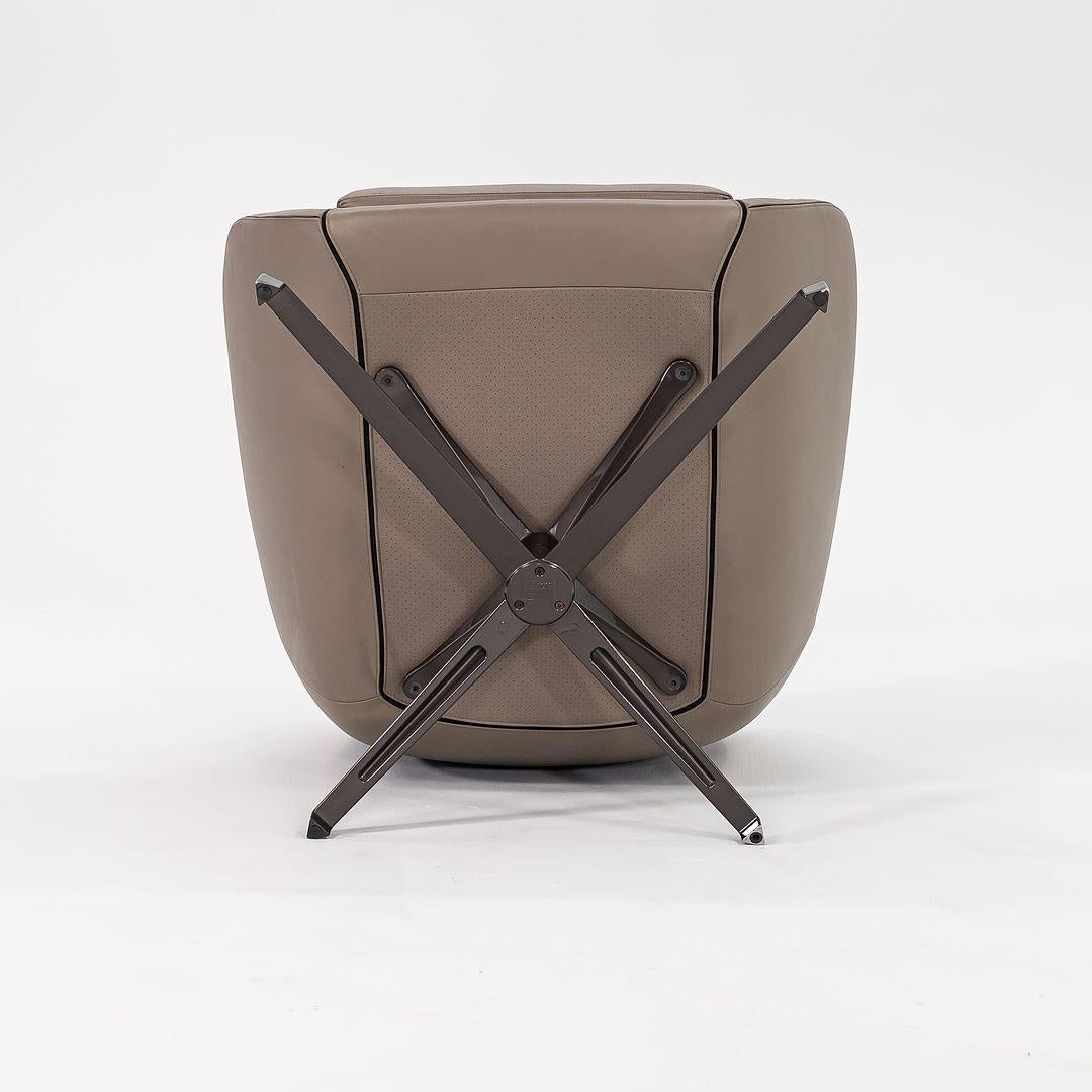 Jensen-Stuhl 2020 von Rodolfo Dordoni für Minotti in Grau / Beige aus Leder von Rodolfo im Zustand „Gut“ im Angebot in Philadelphia, PA