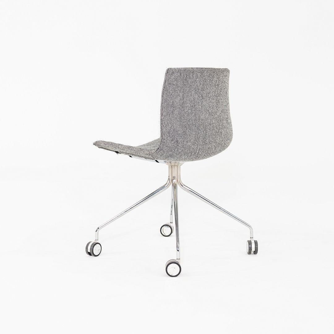Armless-Schreibtischstühle aus grauem Stoff von Lievore Altherr Molina für Arper Catifa, 2020 (Aluminium) im Angebot