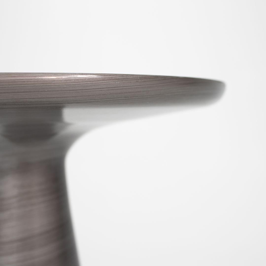 XXIe siècle et contemporain 2020 Mitchell Gold et Bob Williams Addie Pull-Up Table w/ glass insert 1x Avail en vente