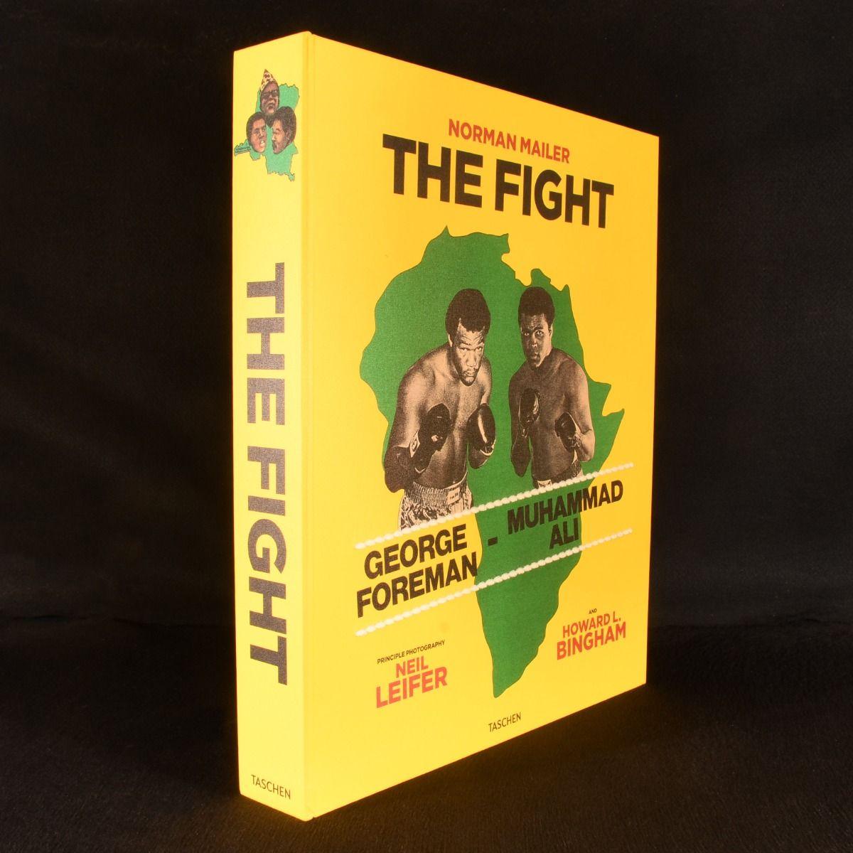 Edición limitada, firmada y muy escasa, para coleccionistas, de este homenaje al combate de boxeo de Muhammad Ali y George Foreman en 1974, escrito por Norman Mailer, que presenció el combate.

Se trata de una primera edición limitada muy escasa,
