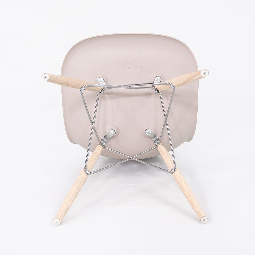 2020 Pair of Herman Miller Eames Plastic DSW Dining Shell Chairs For Sale 3