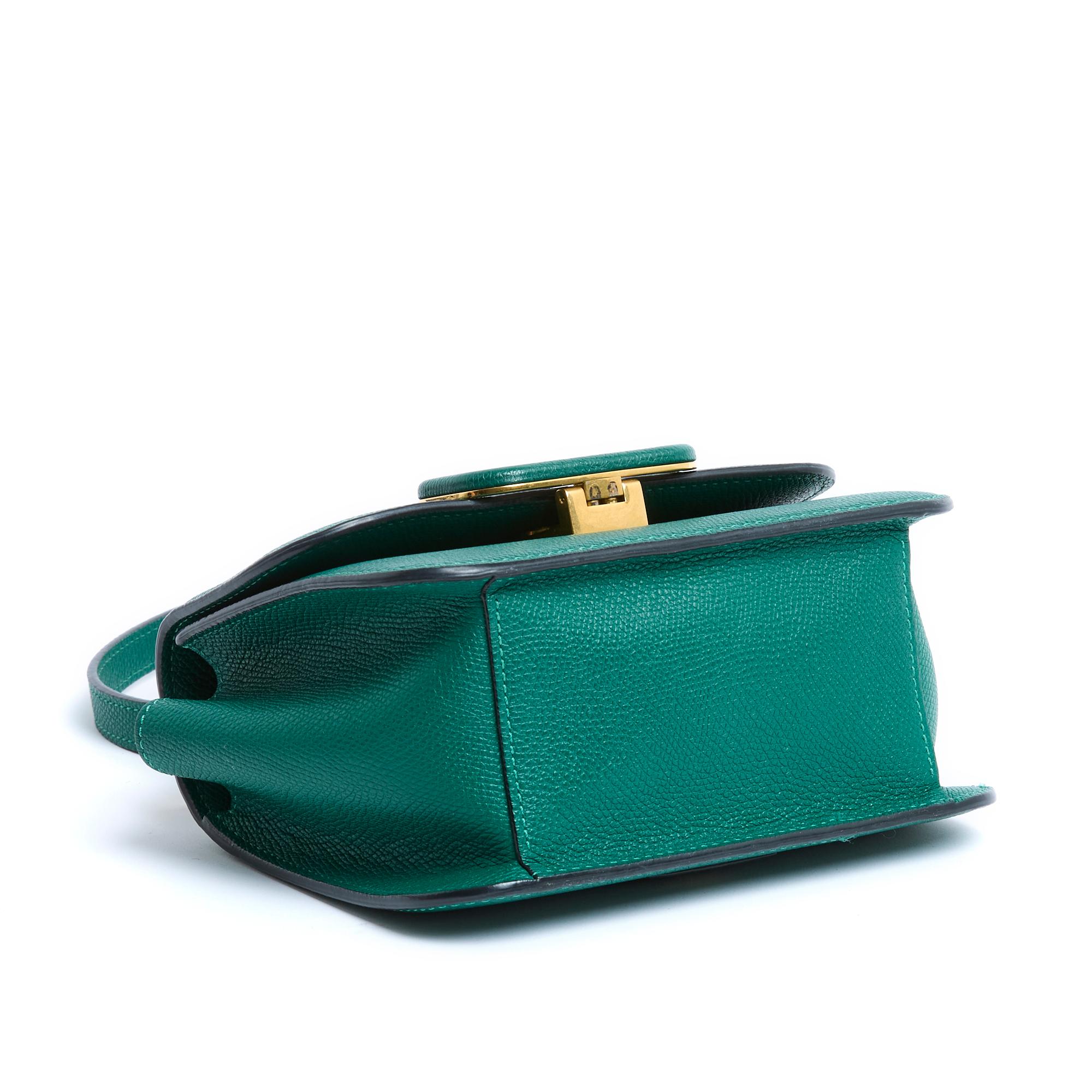 Kleine Valentino VLogo-Tasche aus grünem Leder, 2020 im Angebot 1
